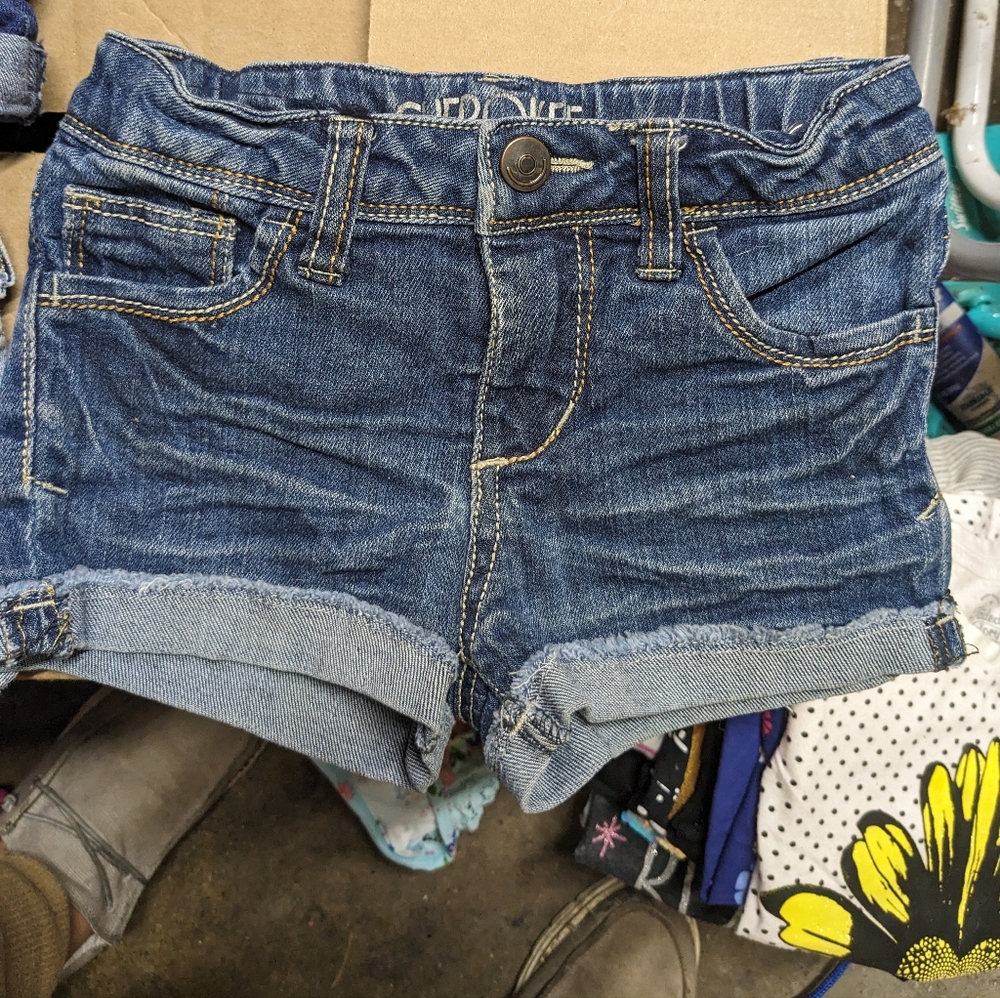 3 Pairs of Girls Jean Shorts. CHEROKEE- 4/5; JUSTICE- 6S; OLDNAVY- 5T